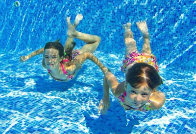 Làm sao để giữ làn da của trẻ khi mùa bơi lội đến